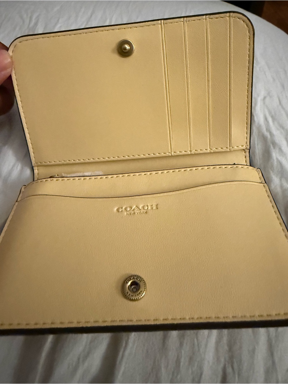 Essential Slim Card Case - Picture 7 of 8